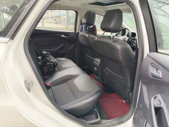 [深圳·粤S] 二手福特福克斯2018款 三厢经典 EcoBoost 180 自动精英型