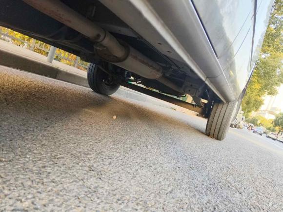 [上海·沪B] 二手上汽大通MAXUS新途V802015款 2.5T 手动傲运通版短轴中顶