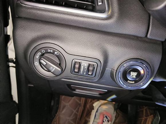 [广州·粤T] 二手玛莎拉蒂Ghibli2014款 3.0T 标准版