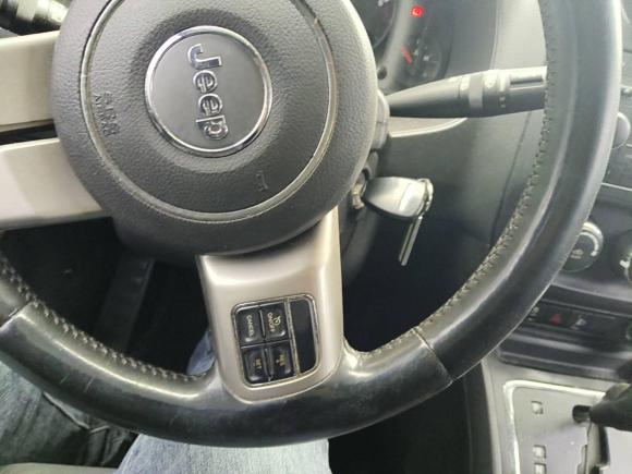 [苏州·苏U] 二手Jeep指南者2011款 2.0L 两驱运动版