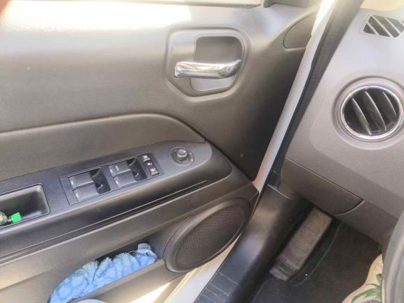 [上海·皖M] 二手Jeep指南者2012款 2.0L 两驱运动版