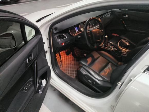 [南京·苏A] 二手标致标致5082011款 2.3L 自动旗舰版