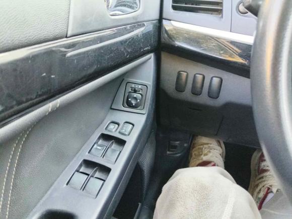 [上海·皖R] 二手三菱翼神2012款 经典 1.8L CVT黑白版