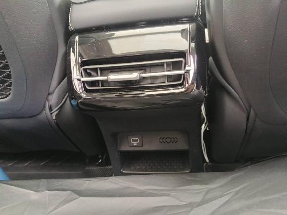 [上海·沪A] 二手哪吒汽车哪吒U2022款 哪吒U-Ⅱ 610 三元锂