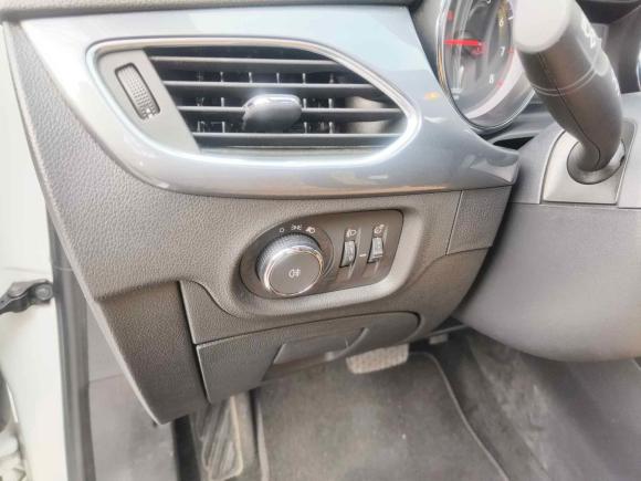 [广州·粤A] 二手别克威朗2018款 两厢 15S 自动进取型