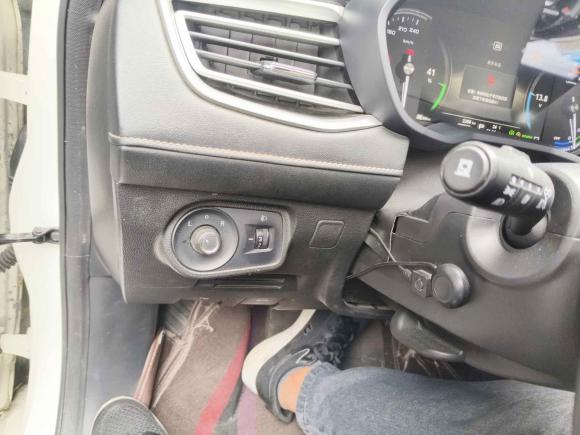 [深圳·粤B] 二手荣威荣威Ei52018款 互联网豪华版