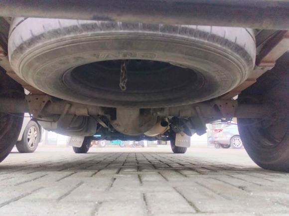 [南京·苏A] 二手依维柯依维柯得意2017款 2.8T V35箱货中顶3/6座43S5