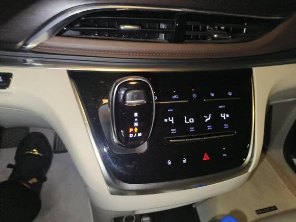 [深圳·粤L] 二手别克别克GL82021款 陆上公务舱 652T 豪华型