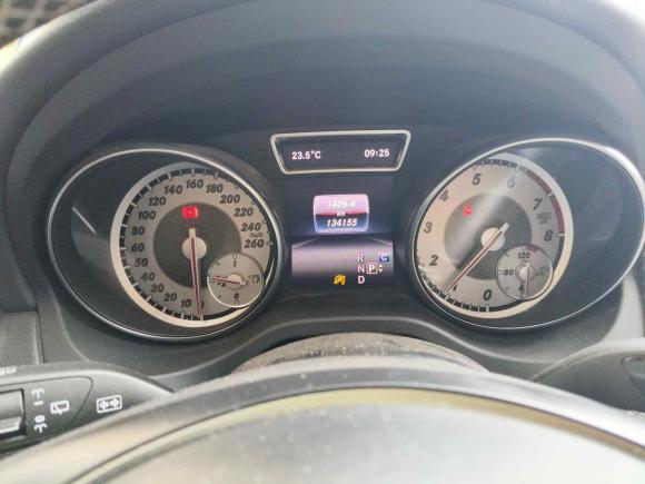 [上海·沪A] 二手奔驰奔驰GLA2016款 GLA 200 动感型