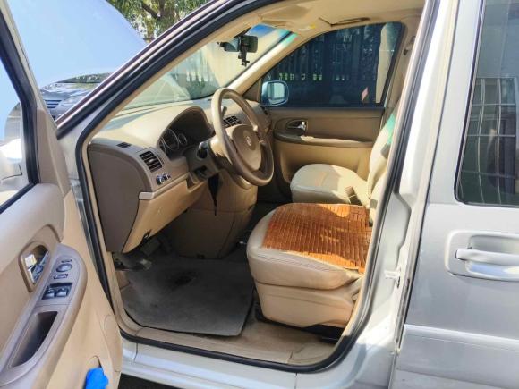 [无锡·苏B] 二手别克别克GL82014款 2.4L 经典版