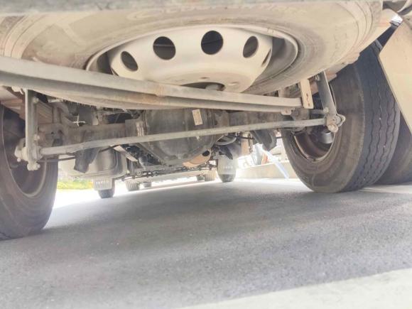 [合肥·豫A] 二手依维柯依维柯褒迪2017款 2.5T尊享A37客车高顶6-7座47Z5