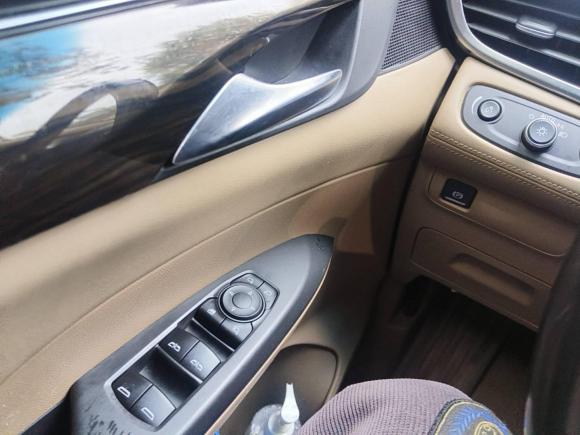 [上海·沪A] 二手别克别克GL82017款 ES 28T 尊享型 国V