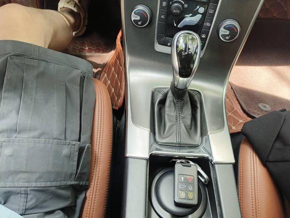 [南通·苏F] 二手沃尔沃沃尔沃S602014款 S60L T5 智驭版