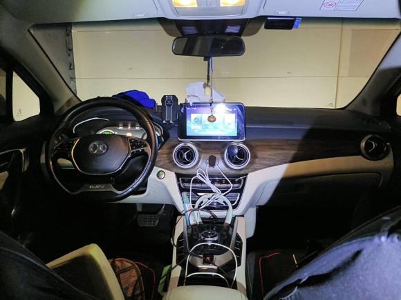 [成都·川A] 二手北京汽车北京EU52018款 R500 智风版