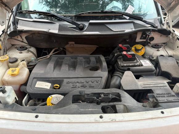 [义乌·黑M] 二手Jeep自由客2013款 2.4 炫黑运动版