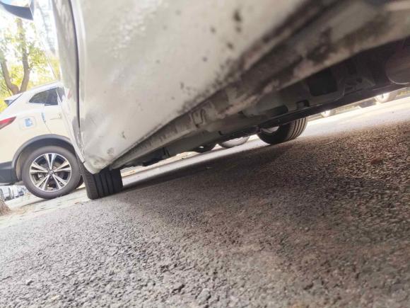 [上海·粤B] 二手别克君威2014款 2.0L 领先时尚型