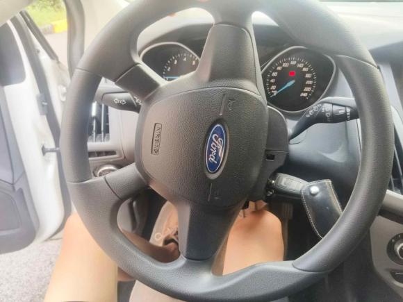 [上海·粤B] 二手福特福克斯2012款 两厢 1.6L 手动舒适型