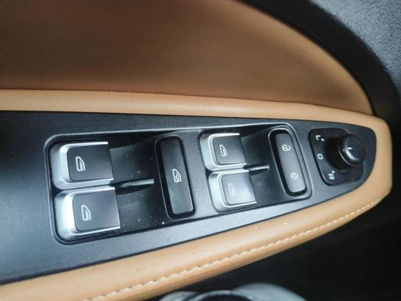 [成都·川A] 二手吉利汽车远景S12018款 1.4T CVT锋享型