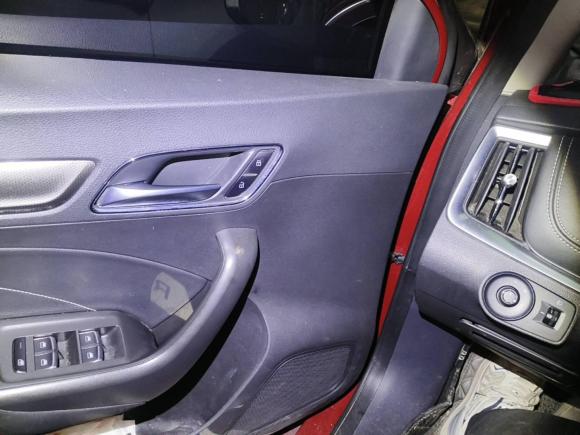 [深圳·苏E] 二手荣威荣威i62018款 20T 自动旗舰版