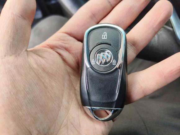 [上海·皖D] 二手别克别克GL62021款 323T 轻混动互联豪华型