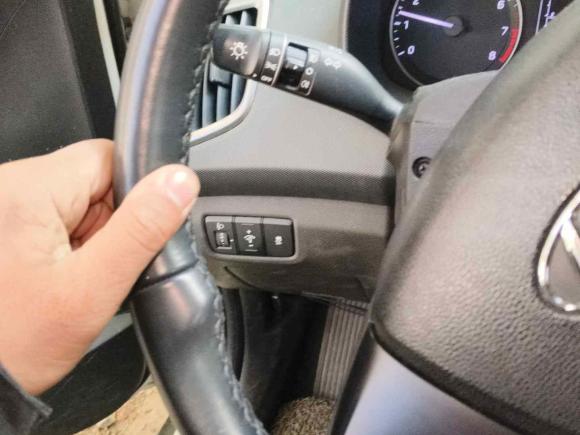 [杭州·浙A] 二手现代北京现代ix252015款 1.6L 自动两驱智能型GLS