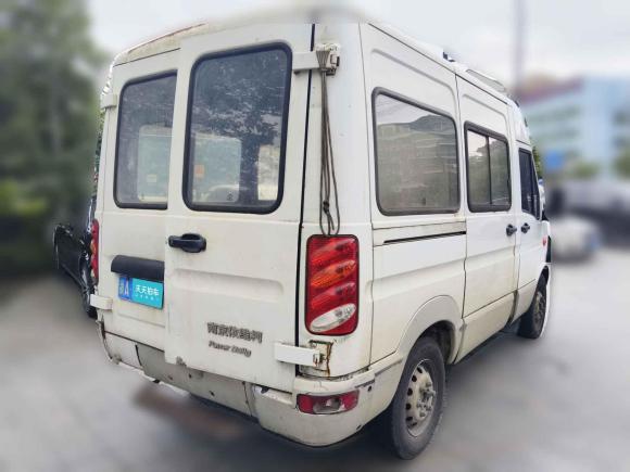 [杭州·浙A] 二手依维柯依维柯褒迪2017款 2.5T经典A32客车中顶6-7座47Z5