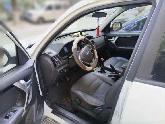 [上海·皖S] 二手奇瑞瑞虎32016款 1.6L 手动智尚版