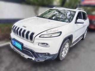 Jeep自由光2016款 2.4L 领先智能版