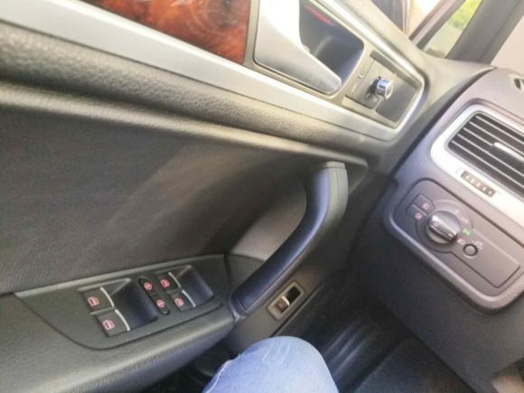 [上海·沪A] 二手大众途锐2011款 3.0TSI 舒适型