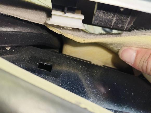 [深圳·粤B] 二手雪铁龙雪铁龙C52014款 2.0L 自动尊悦型