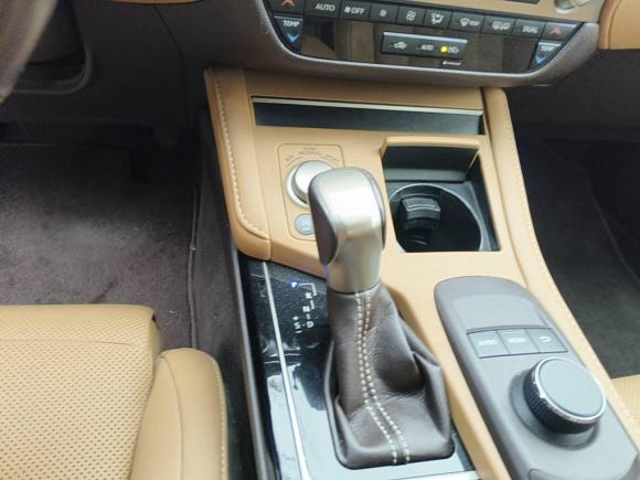 [上海·沪G] 二手雷克萨斯雷克萨斯ES2015款 200 精英版