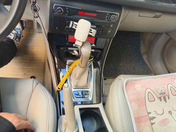 [深圳·粤B] 二手雪铁龙雪铁龙C52014款 2.0L 自动尊悦型