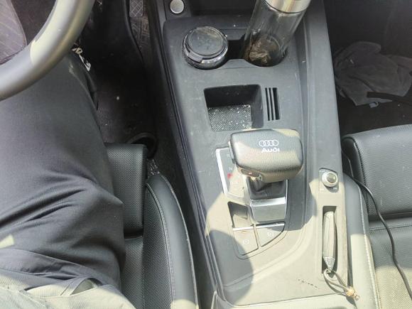 [上海·苏U] 二手奥迪奥迪A4L2024款 40 TFSI 时尚动感型