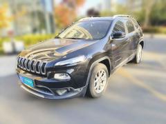 [青岛·鲁B] Jeep自由光2017款 2.0L 优越版