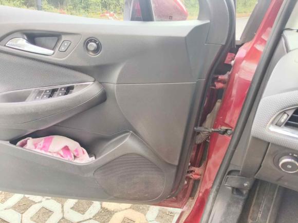 [南通·苏F] 二手雪佛兰科鲁兹2018款 320 自动先锋天窗版