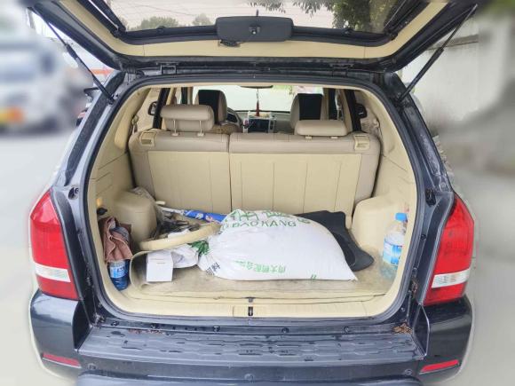 [成都·川B] 二手现代途胜2013款 2.0L 手动两驱时尚型