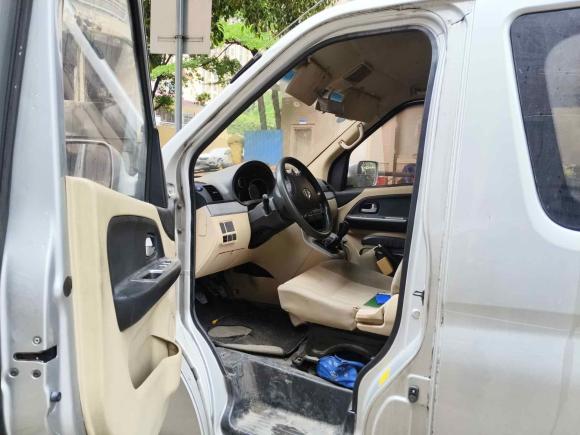 [佛山·粤E] 二手长安凯程长安睿行M902017款 2.0L超值版6座掀背门4G94S