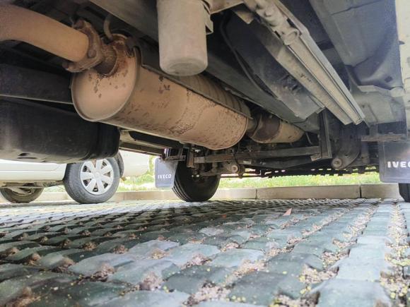 [苏州·苏E] 二手依维柯依维柯褒迪2017款 2.5T经典A32客车中顶6-7座47Z5