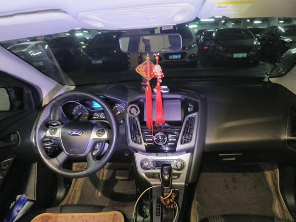 [深圳·粤B] 二手福特福克斯2012款 两厢 1.6L 自动风尚型