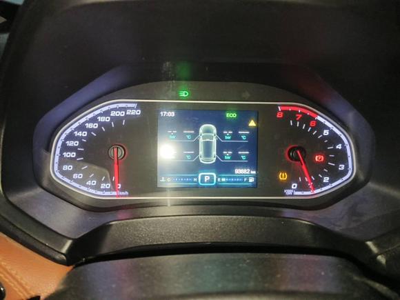 [济南·鲁A] 二手奇瑞瑞虎72016款 2.0L CVT耀目版