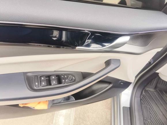 [深圳·粤B] 二手比亚迪秦PLUS2021款 EV 500KM 尊贵型