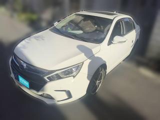 比亚迪秦新能源2014款 1.5T 酷黑骑士旗舰型