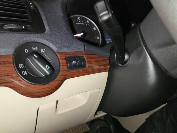 [深圳·粤B] 二手斯柯达明锐2013款 1.6L 自动逸俊版