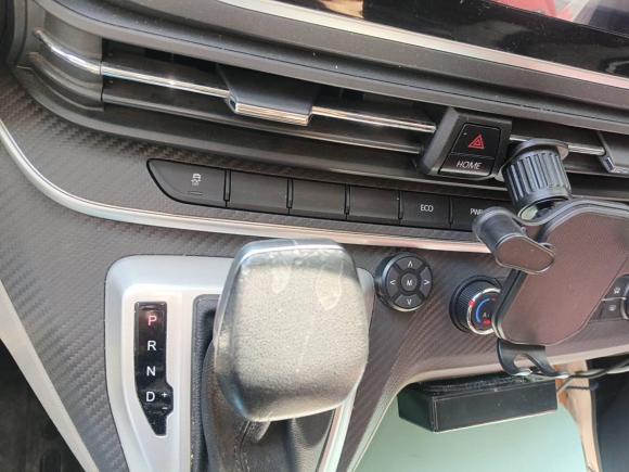 [深圳·粤B] 二手大通新途V902021款 2.0T自动智运王后驱单胎长轴高顶7座