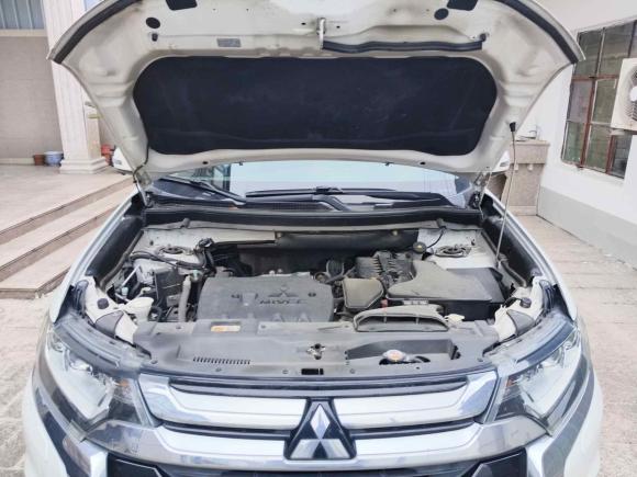 [上海·沪B] 二手三菱欧蓝德2018款 2.4L 四驱尊贵版 7座