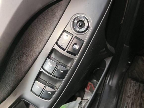 [广州·粤R] 二手现代朗动2015款 1.6L 自动时尚型