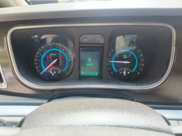 [青岛·鲁B] 二手别克别克GL82013款 2.4L CT豪华商务舒适版