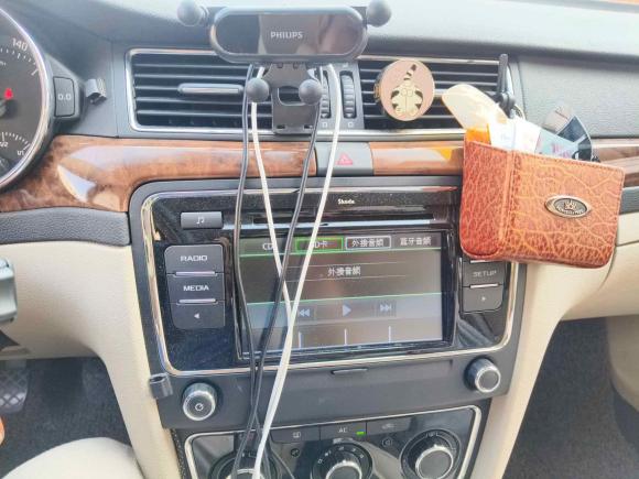 [上海·沪A] 二手斯柯达昊锐2009款 1.8TSI 手动智雅版