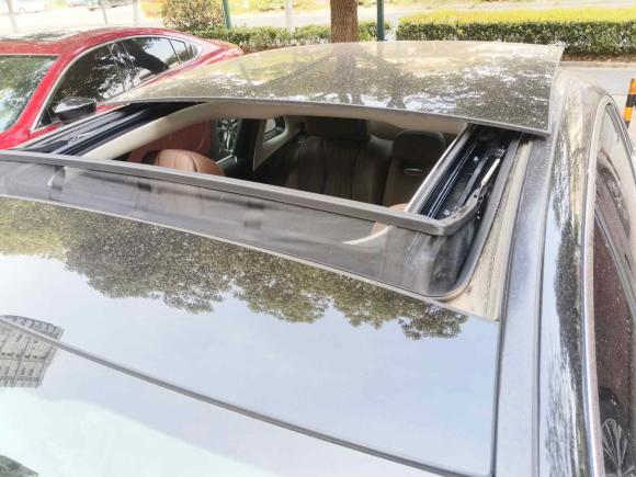 [无锡·苏B] 二手奔驰奔驰E级新能源2022款 改款三 E 350 e L 插电式混合动力轿车