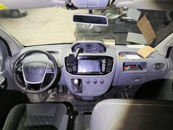 [芜湖·皖B] 二手上汽大通MAXUS新途V802021款 2.0T 手动经典傲运通长轴中顶6/7/8/9座